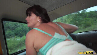 Fake Taxi Hd - Asha Heart a hatalmas kannás milf