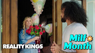 REALITY KINGS - Jenna Starr a gigantikus popós anyuci