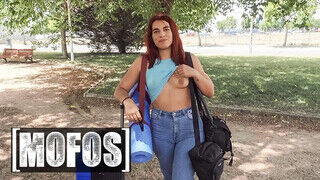 Mofos - Rosie Cage a csinos turista lány