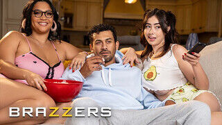 BRAZZERS - Vágyakozó lányok, Ashlyn Peaks és Chloe Surreal versenyeznek Alex gigászi péniszéért