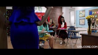 Angela White és Georgia Jones megbüntetik a kurva fiatal diákokat
