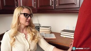 Csábos 40-es Julia Robbie és a zsenge krapek