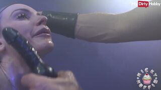 Világos Szőke amatőr zsenge micky muffin erőszakos anális dugással